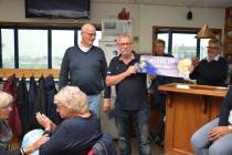 Lions Club Franeker-Harlingen schenkt KNRM € 2000