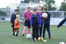 Spelertjes amuseerden zich kostelijk tijdens de voetbal-instaptraining bij fc Harlingen